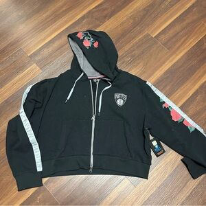 Fisll New York Nets NBA Women’s Cropped Rose Embroidered Hoodie NWT